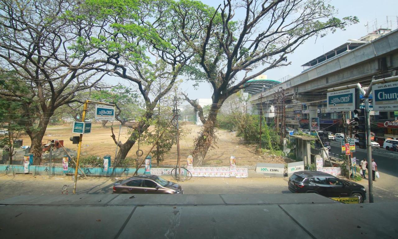 The Metro Pod - Backpackers A/C Dormitory Kochi Kültér fotó