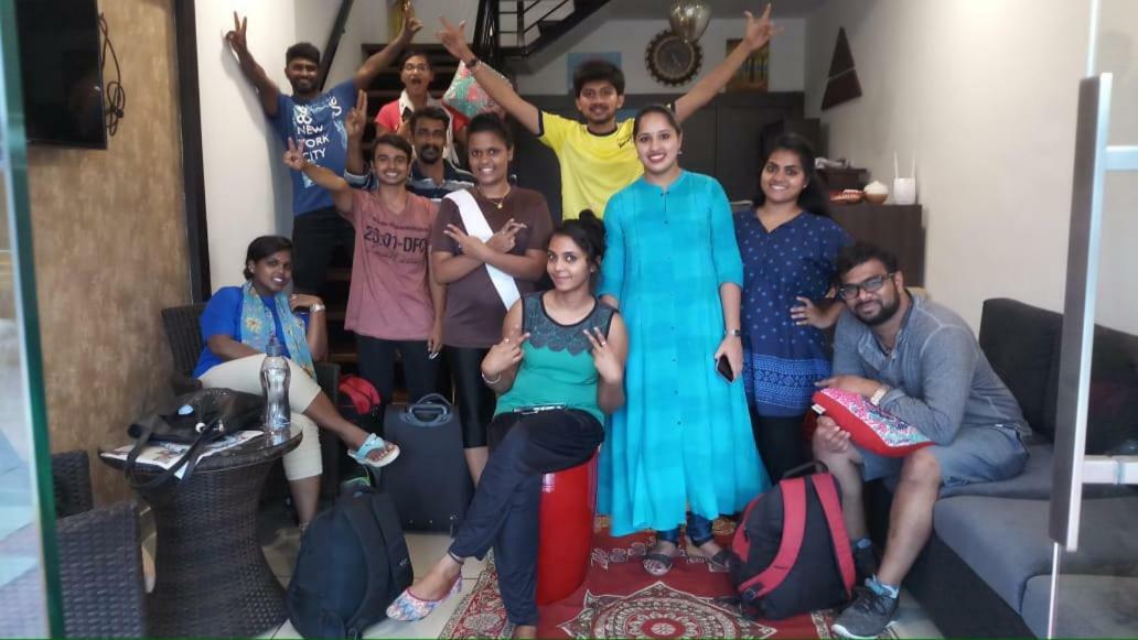 The Metro Pod - Backpackers A/C Dormitory Kochi Kültér fotó